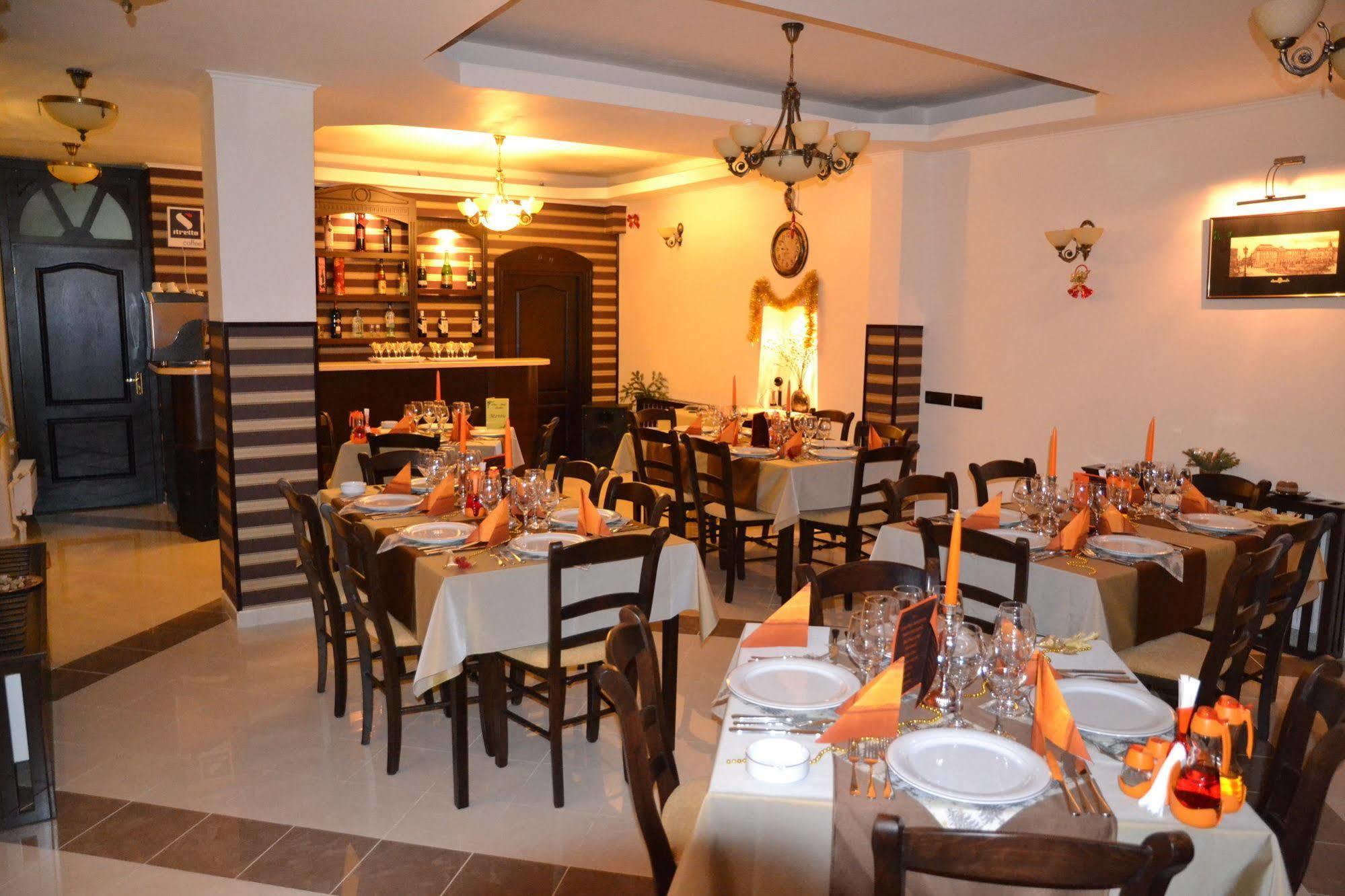 Porto Franco Residence Brăila Esterno foto